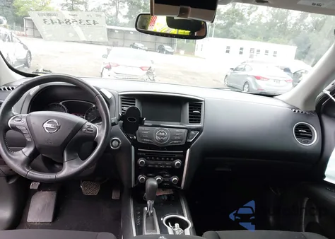 2017 Nissan Pathfinder Sv z USA, uszkodzony, nr VIN 5N1DR2MN9HC646104